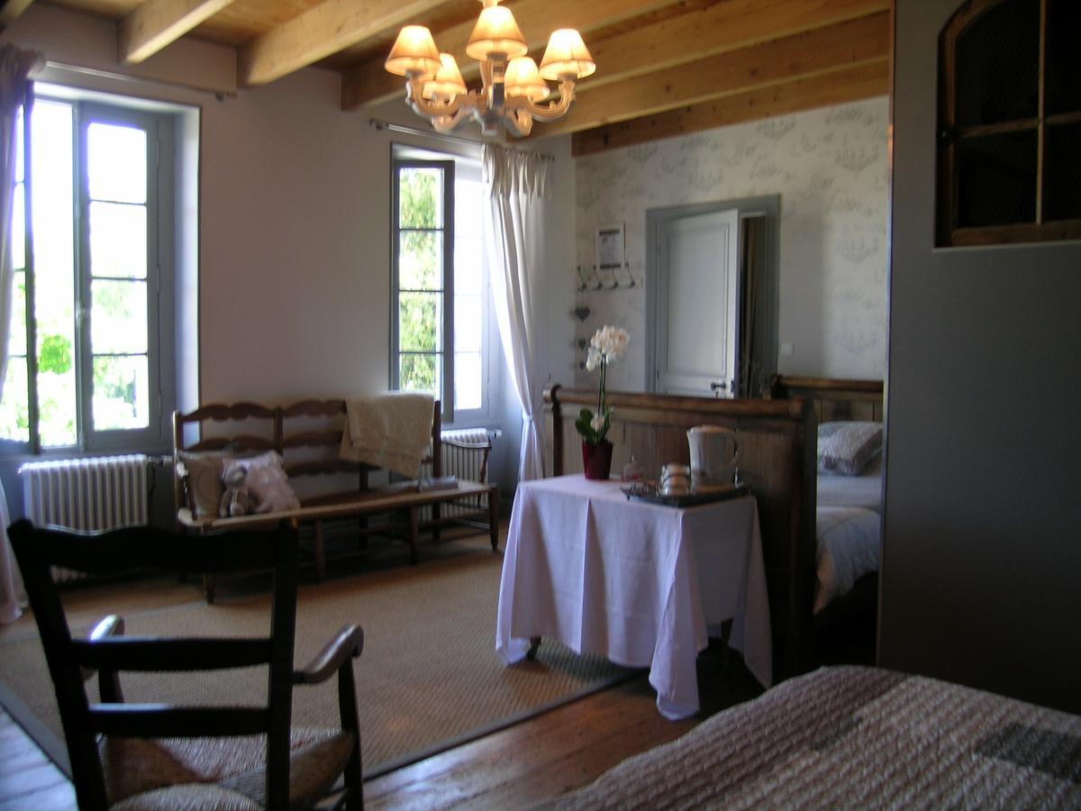 Les 2 Madeleine Bed & Breakfast Saint-Saturnin-du-Bois Exterior photo