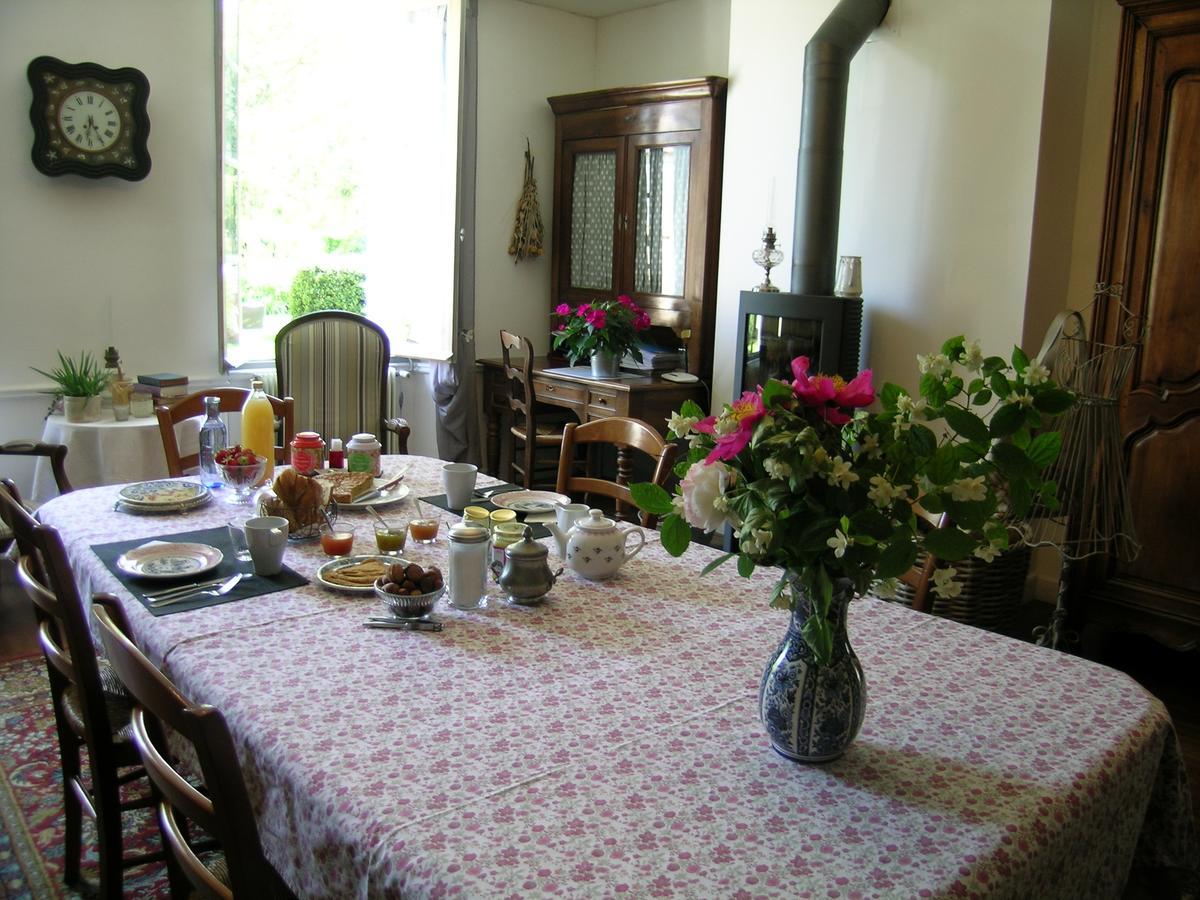 Les 2 Madeleine Bed & Breakfast Saint-Saturnin-du-Bois Exterior photo