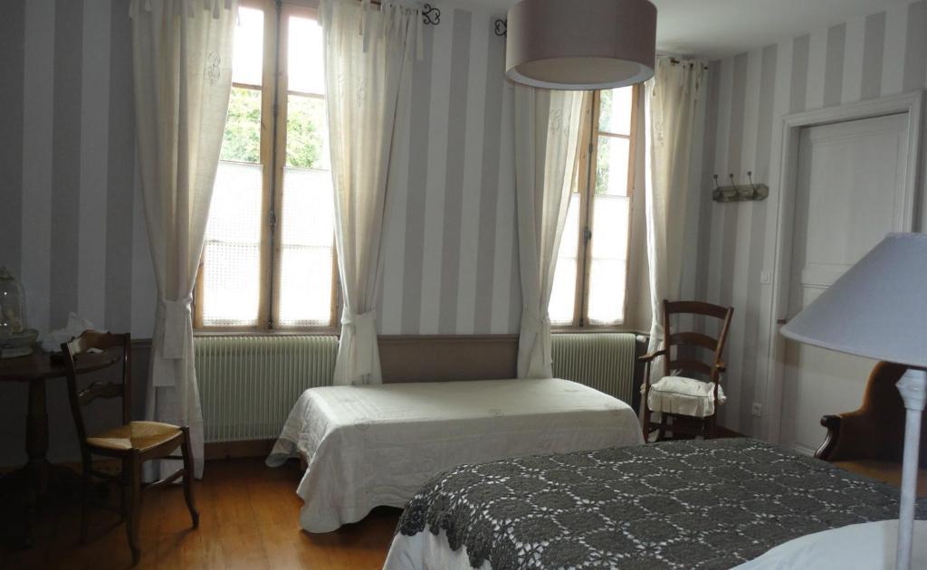 Les 2 Madeleine Bed & Breakfast Saint-Saturnin-du-Bois Exterior photo