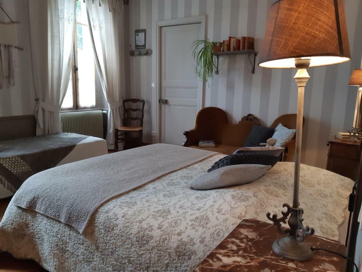Les 2 Madeleine Bed & Breakfast Saint-Saturnin-du-Bois Exterior photo